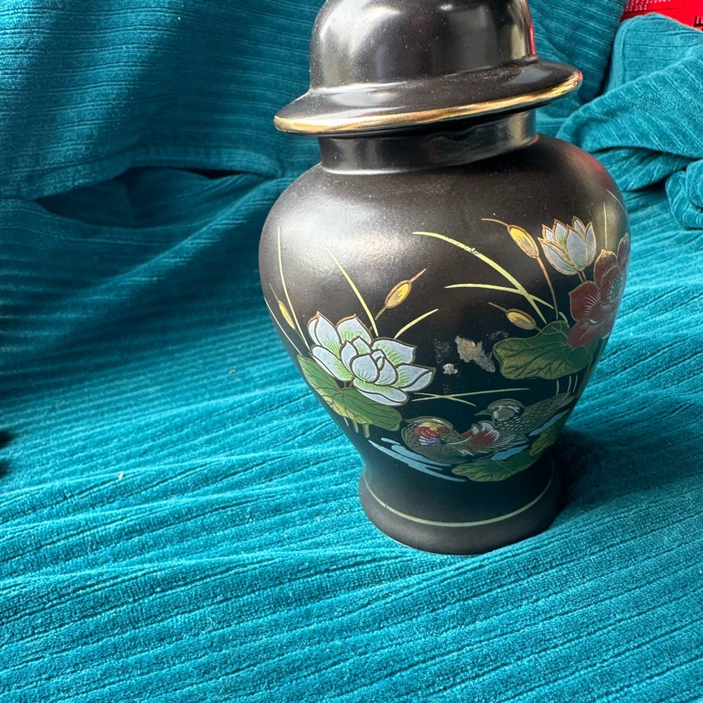 Elegant Black Floral Vase